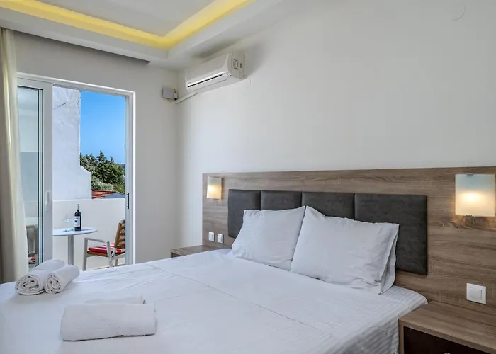 Patricia Aparthotel 4*